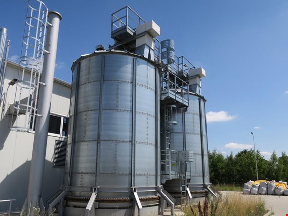 Used Agralex Storage silos ILPERSA 90 m3 2 pieces for Sale (Auction Premium) | NetBid Industrial Auctions